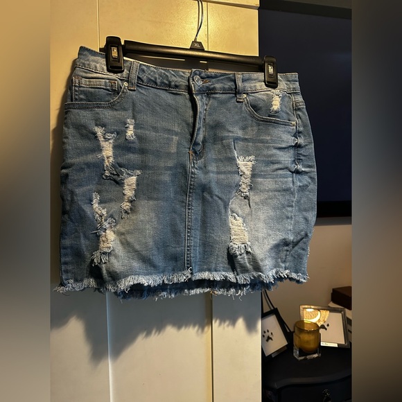 Forever 21 Dresses & Skirts - NWT Forever 21 Distressed Denim Skirt